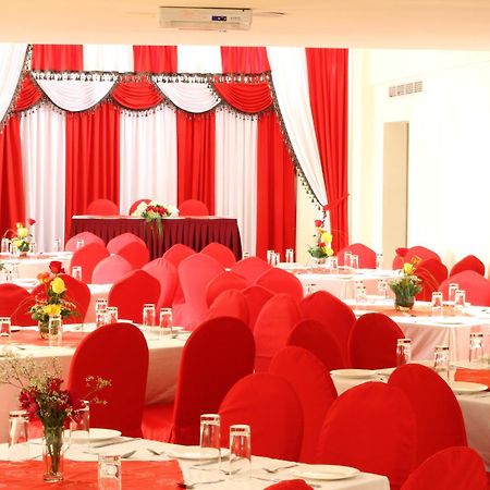 Cayam Hotel Doha Buitenkant foto
