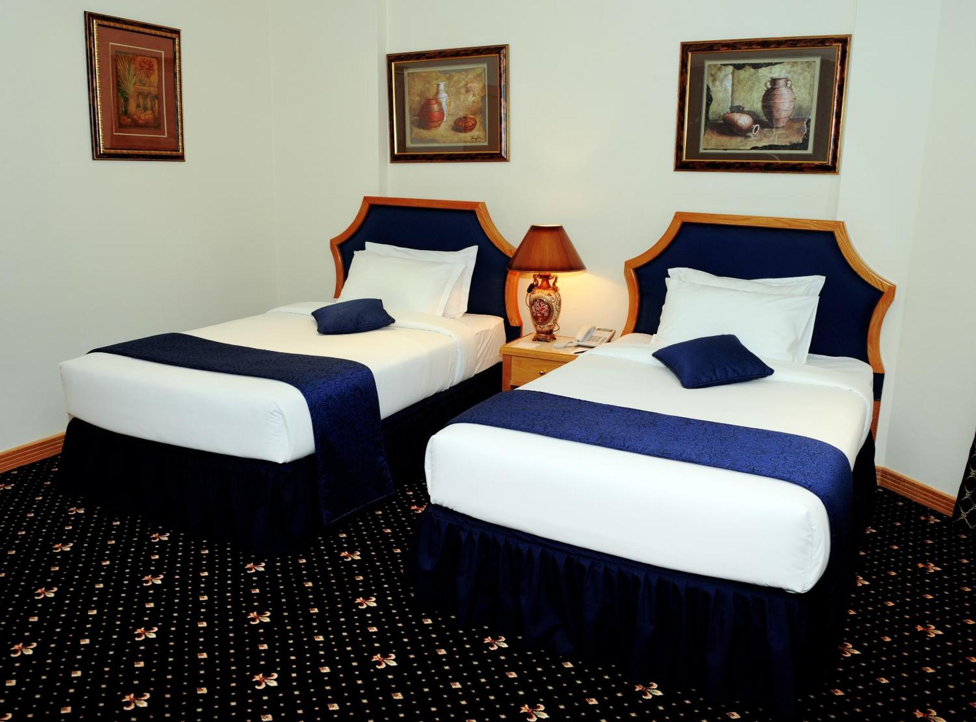 Cayam Hotel Doha Buitenkant foto