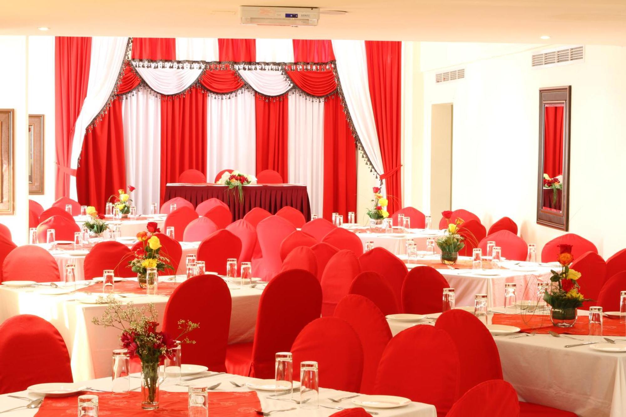 Cayam Hotel Doha Buitenkant foto