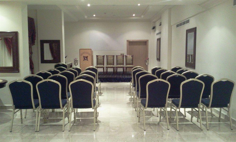 Cayam Hotel Doha Buitenkant foto