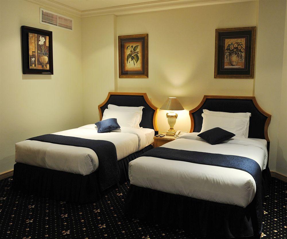 Cayam Hotel Doha Buitenkant foto