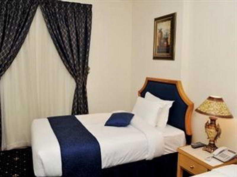 Cayam Hotel Doha Buitenkant foto