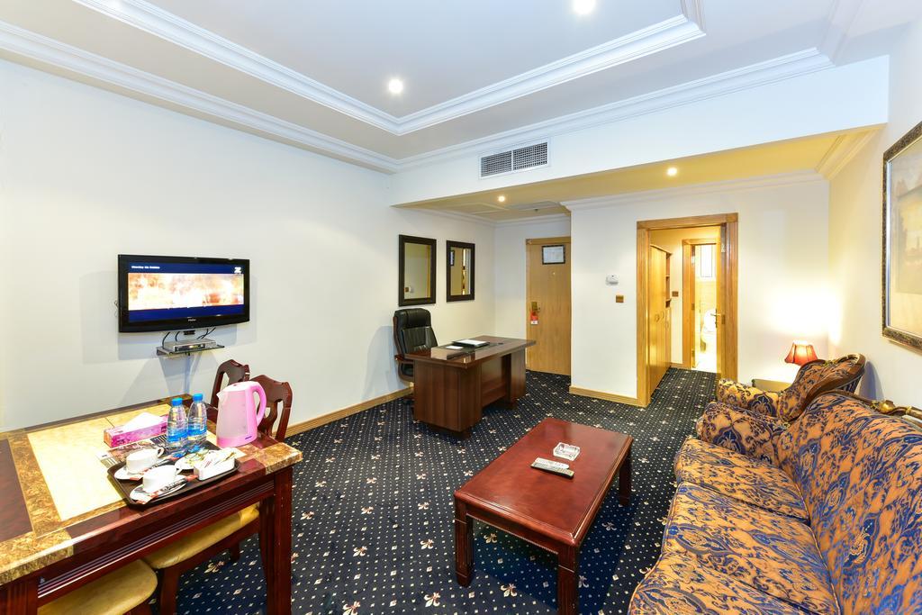 Cayam Hotel Doha Buitenkant foto