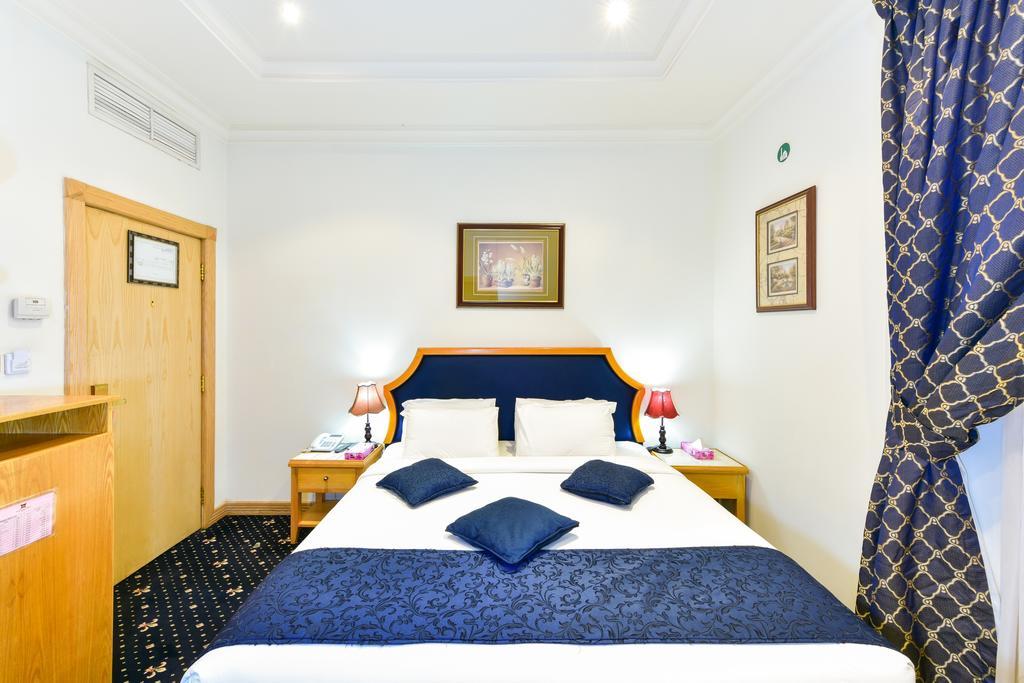Cayam Hotel Doha Buitenkant foto