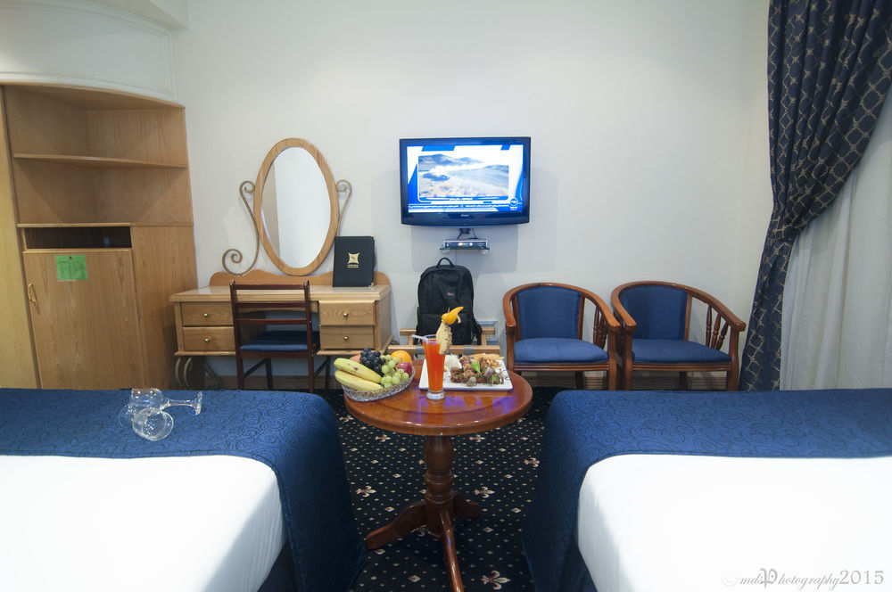 Cayam Hotel Doha Buitenkant foto