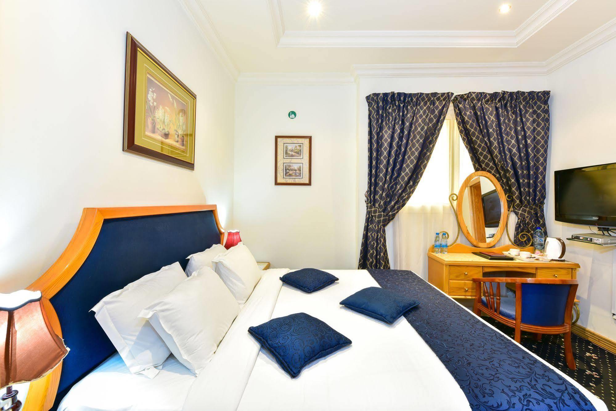 Cayam Hotel Doha Buitenkant foto