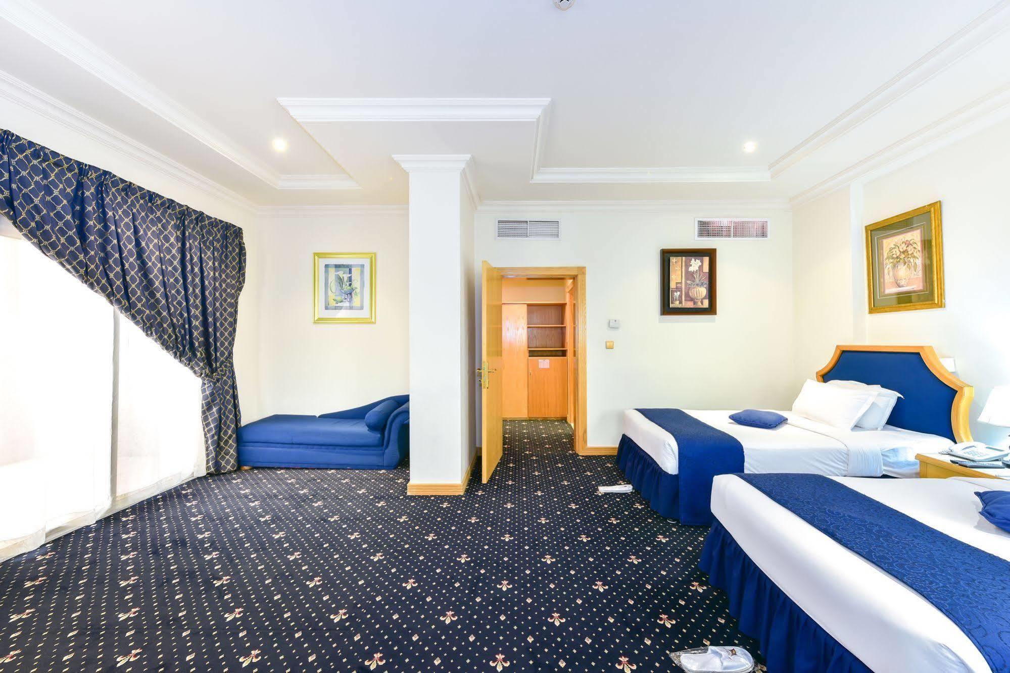 Cayam Hotel Doha Buitenkant foto