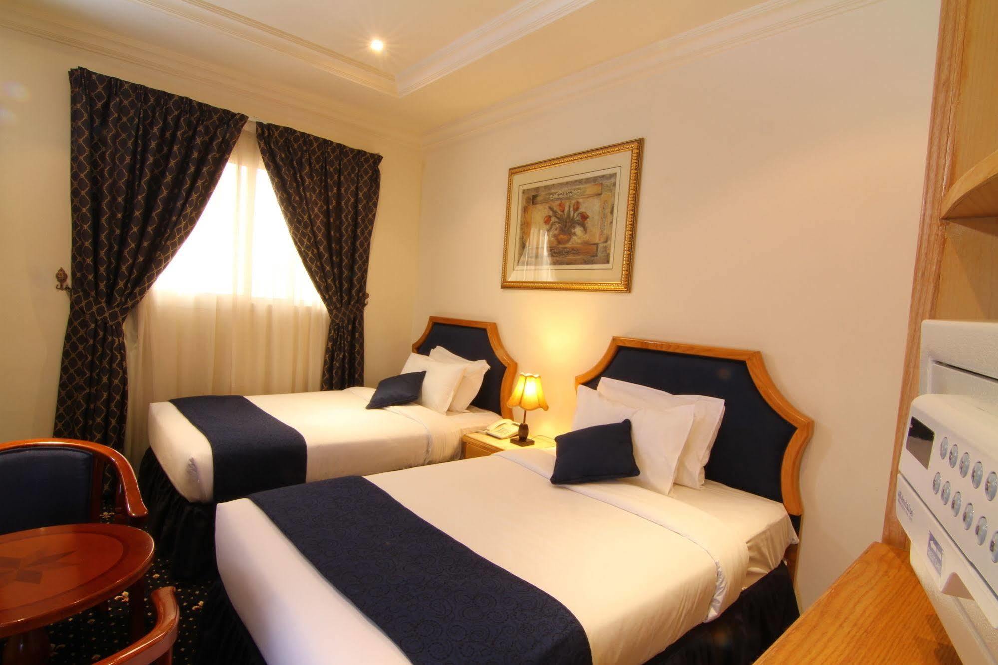 Cayam Hotel Doha Buitenkant foto