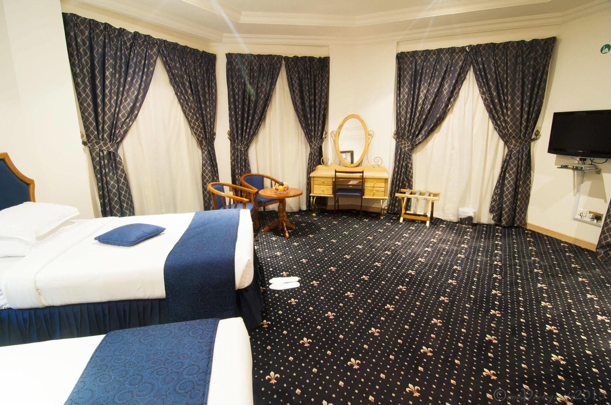 Cayam Hotel Doha Buitenkant foto