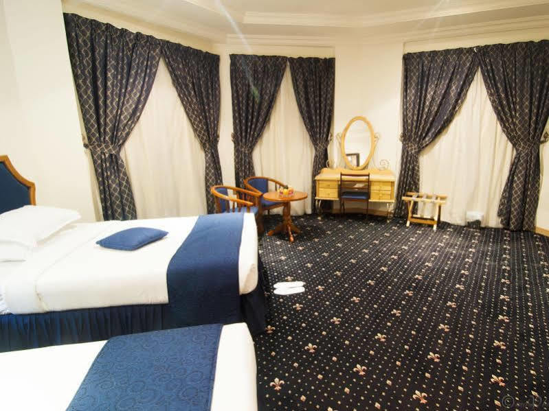 Cayam Hotel Doha Buitenkant foto