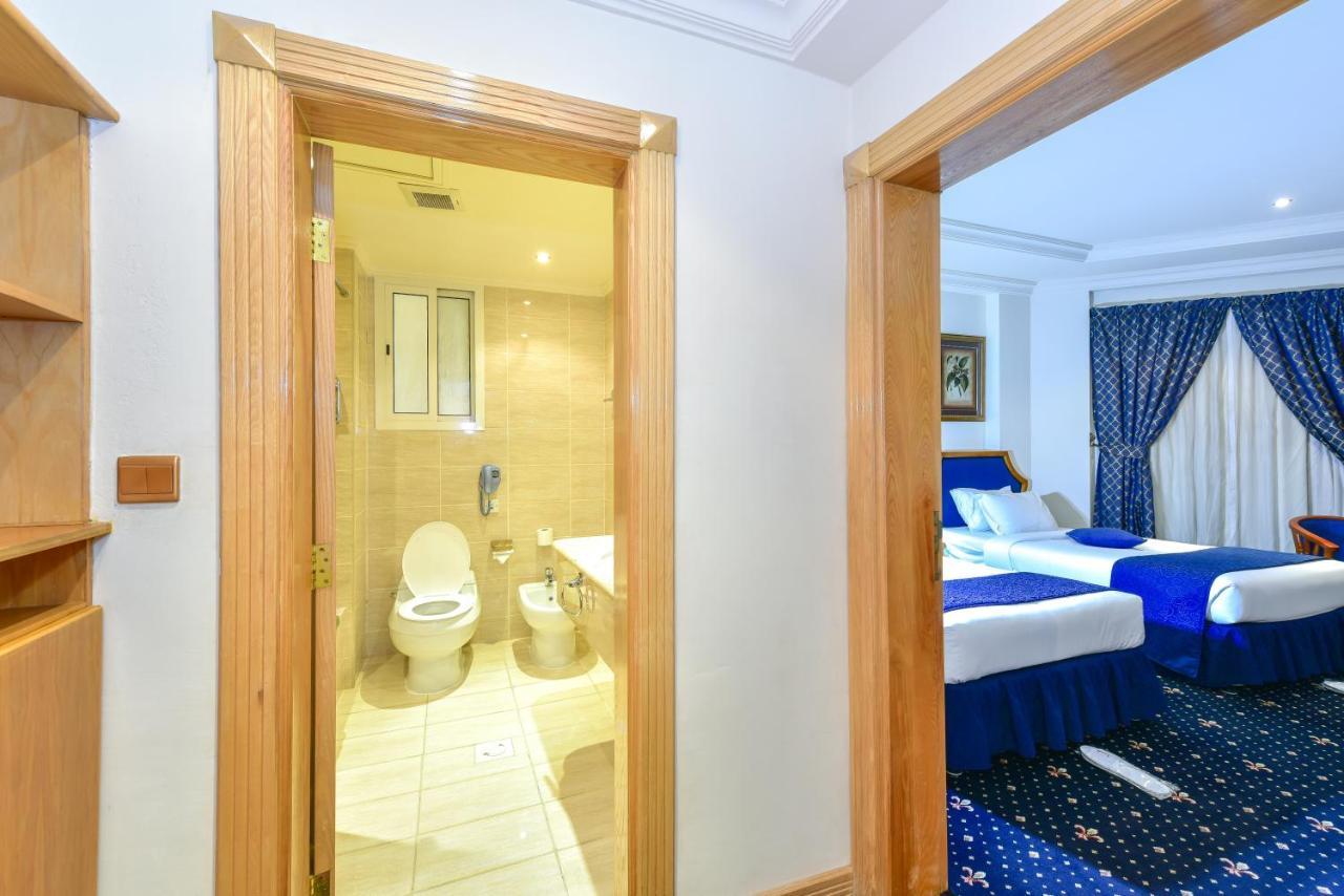 Cayam Hotel Doha Buitenkant foto