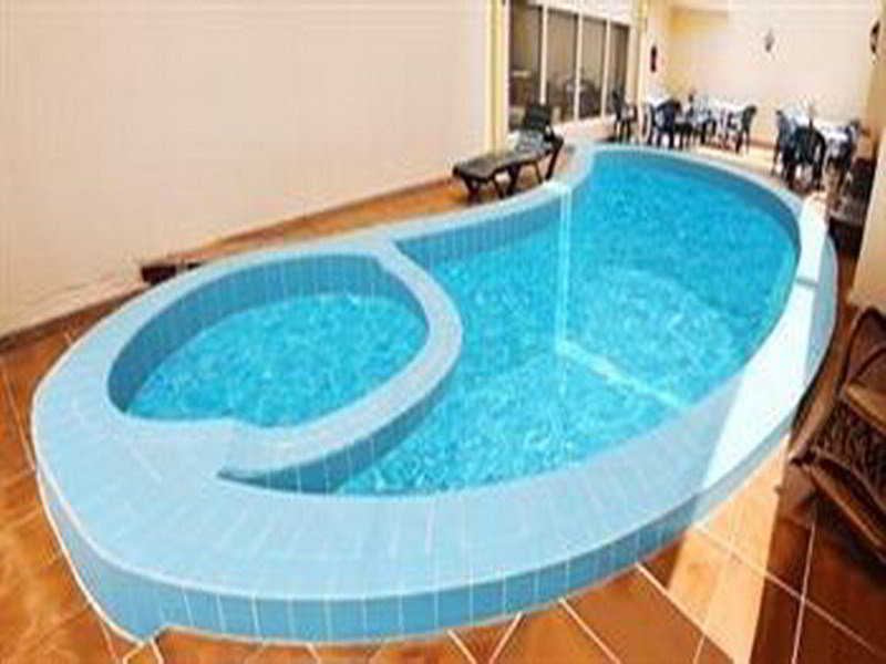 Cayam Hotel Doha Buitenkant foto
